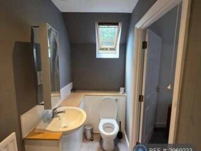 Flat for rent in Cat Hill