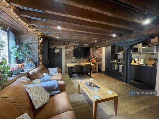Flat for rent in Cat Hill