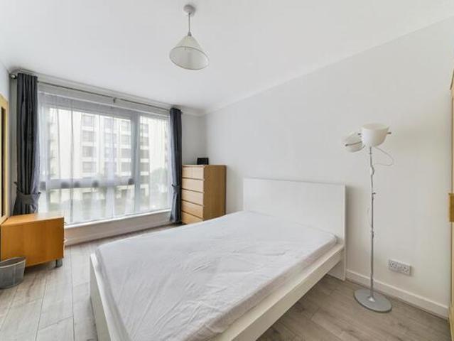 Flat for rent in Boardwalk Place, Blackwall