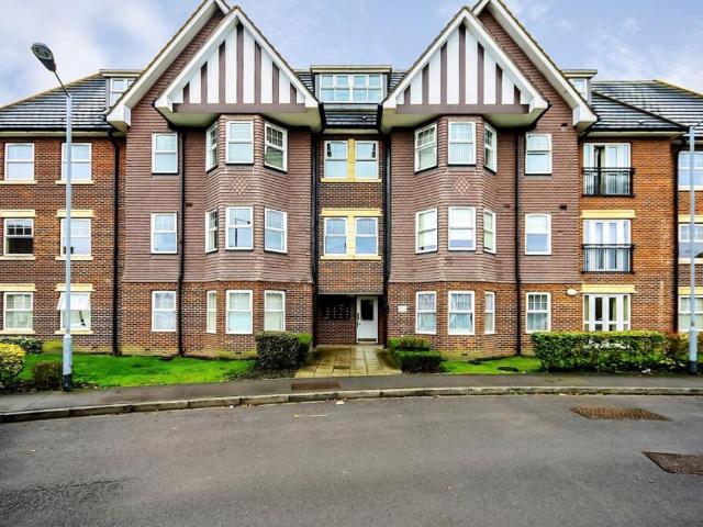Flat for rent in Acton, Greater London