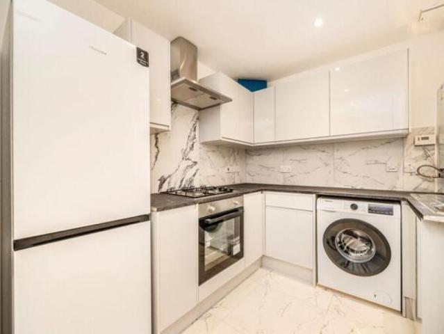 Flat for rent in Acton, Greater London