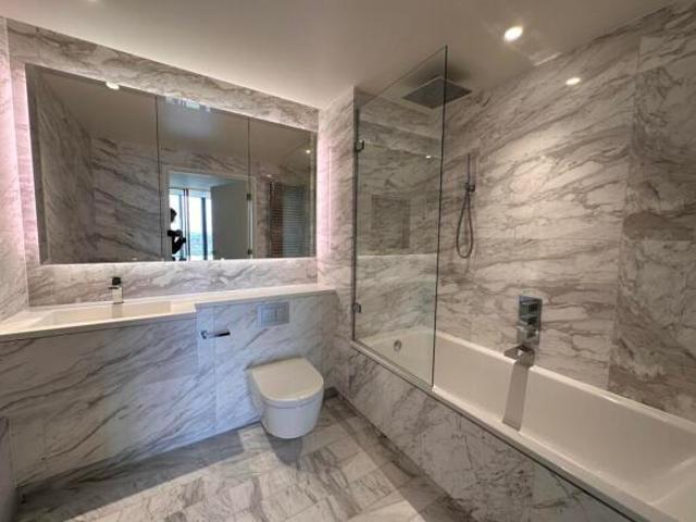 Flat for rent in South Lambeth, Greater London