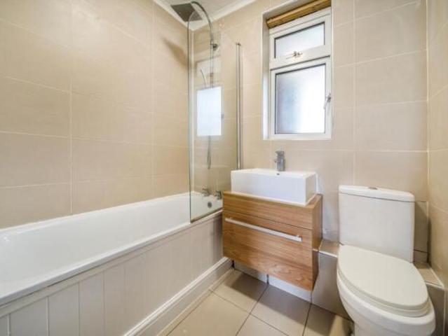 Flat for rent in Teddington, Greater London