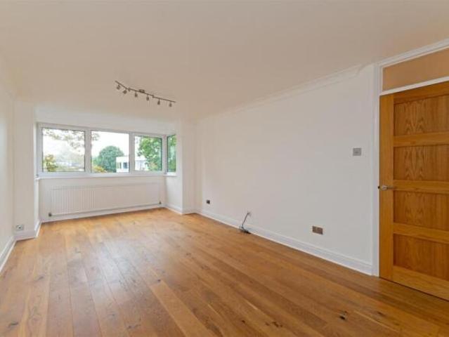 Flat for rent in Wanstead, Greater London