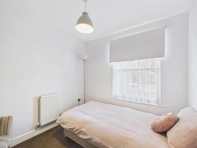 Flat for rent in Warrington