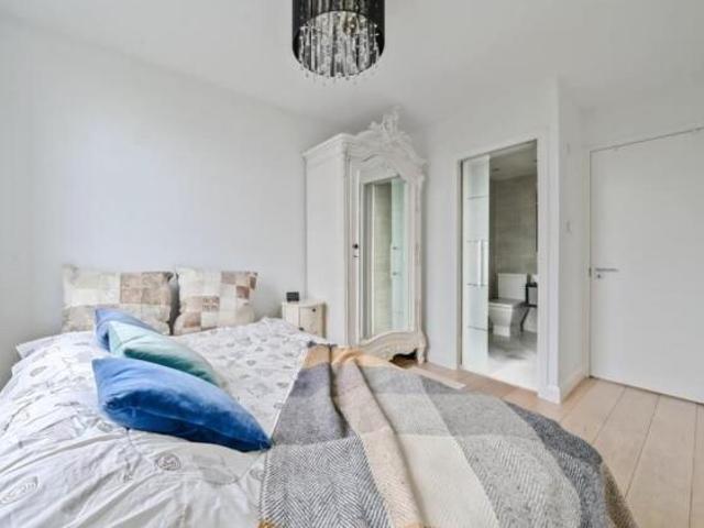 Flat for rent in Cat Hill