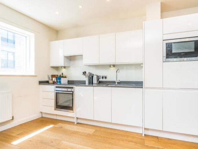 Flat for rent in Cat Hill