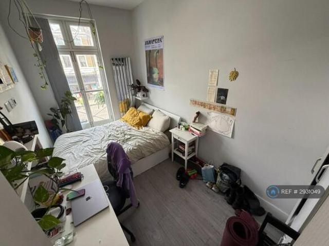 Flat for rent in Cat Hill