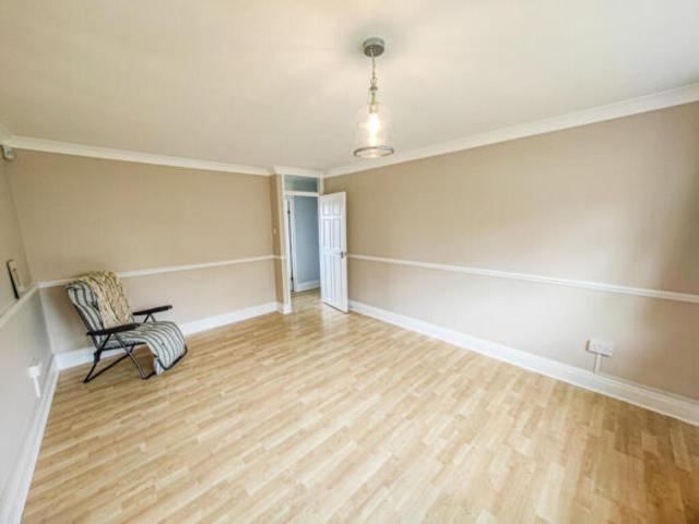 Flat for rent in Cat Hill