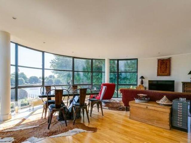 House for sale in Brentford End, Greater London