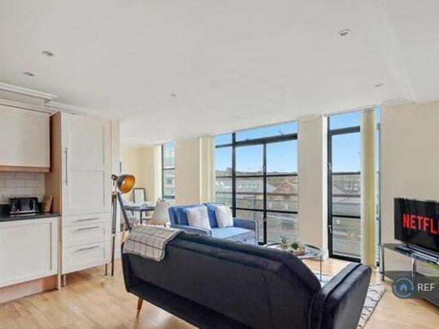 House for rent in Brentford End, Greater London