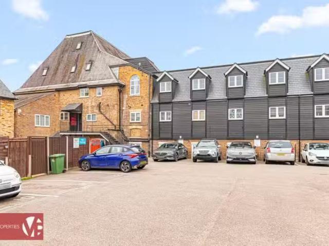 House for rent in Broxbourne, Hertfordshire