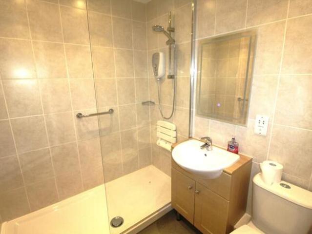 Flat for rent in Navestock Side