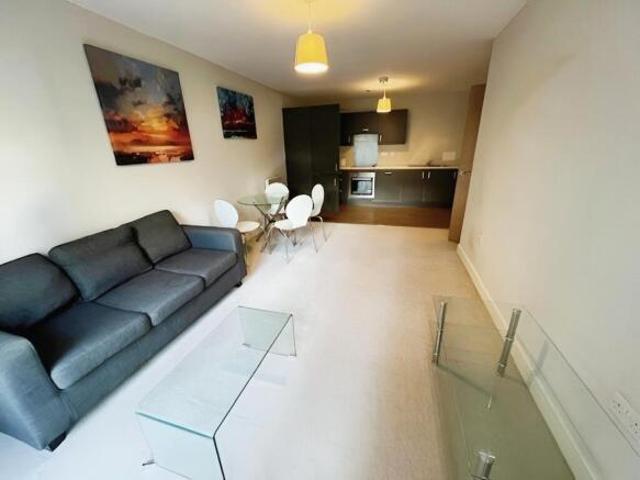 Flat for rent in South Lane, West Yorkshire