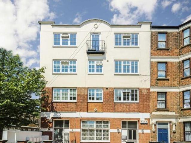 Flat for rent in London Borough of Lambeth, Greater London