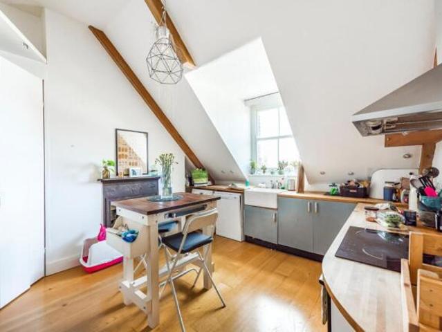 Flat for rent in Cat Hill