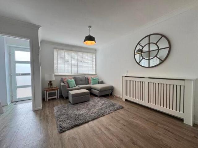 Flat for rent in Littlecote, West Sussex