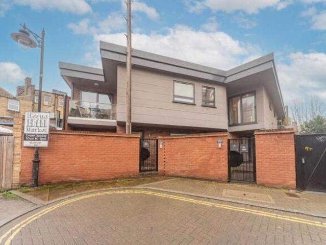 Flat for rent in Herne Hill, Greater London