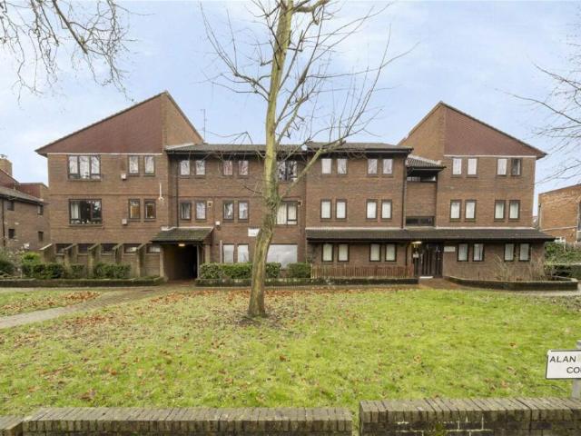 Flat for rent in Brondesbury Park