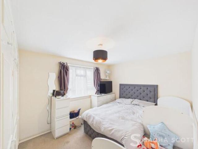 Flat for rent in Broomhouse, Scotland
