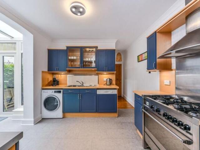Flat for rent in Cat Hill