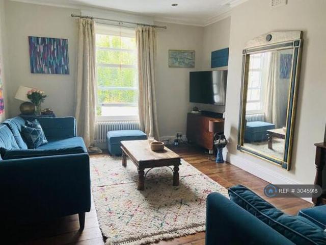 Flat for rent in Cat Hill