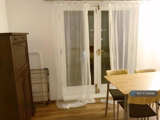 Flat for rent in Cat Hill