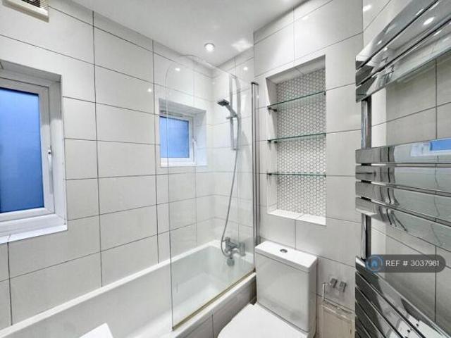Flat for rent in Cat Hill