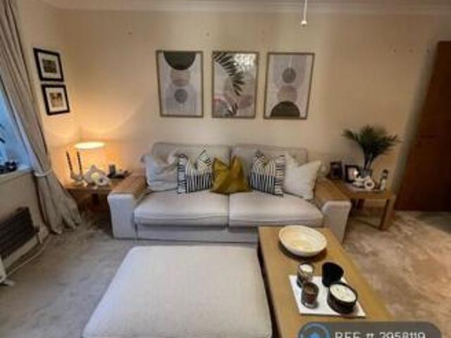 Flat for rent in Cat Hill