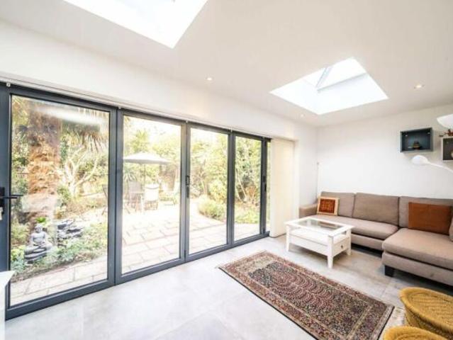Flat for rent in Chiswick, Greater London