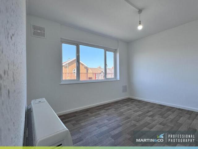 Flat for rent in Falcon Lodge, Wales
