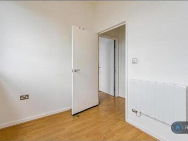 Flat for rent in Cat Hill