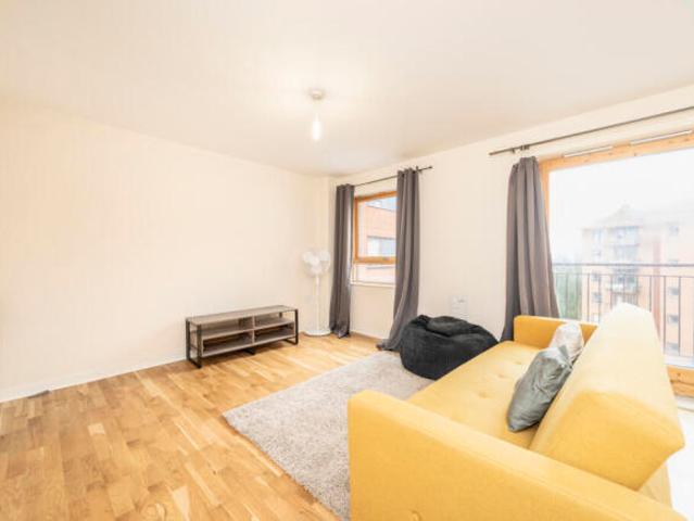 Flat for rent in Cat Hill