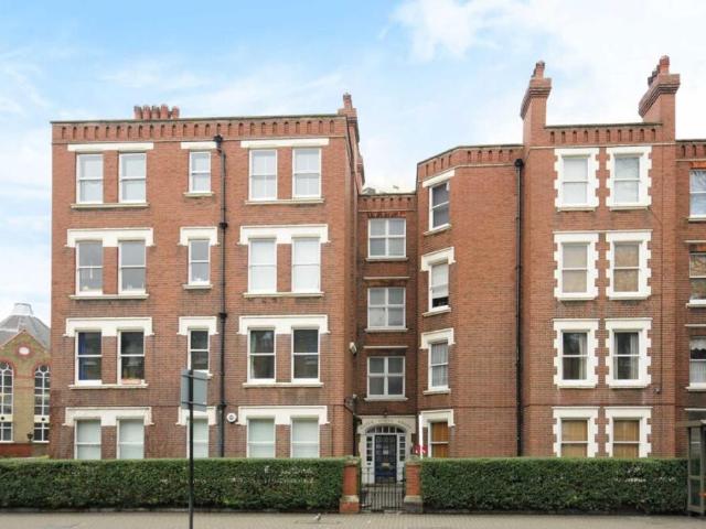 Flat for rent in Camberwell