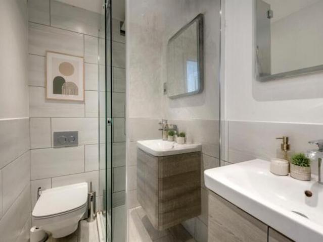 Flat for rent in Cat Hill