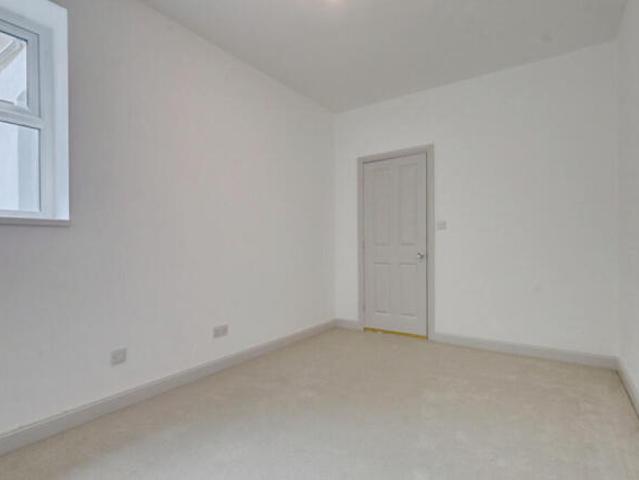Flat for rent in Alton Barnes