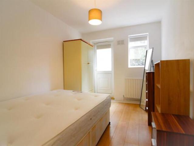 Flat for rent in Cat Hill