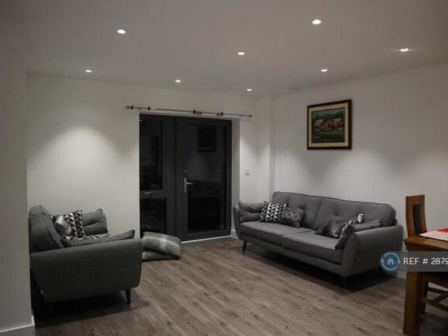 Flat for rent in Cat Hill