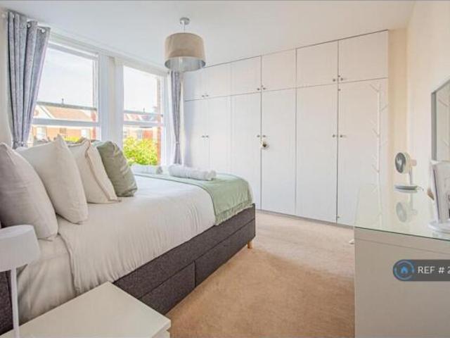 Flat for rent in Cat Hill
