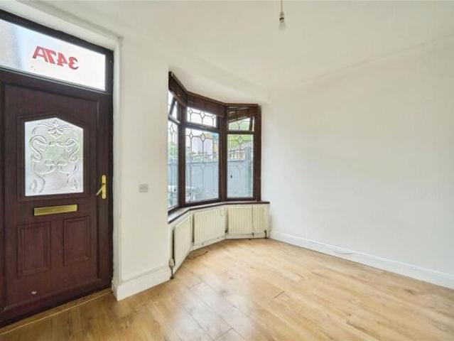 Flat for rent in Cat Hill