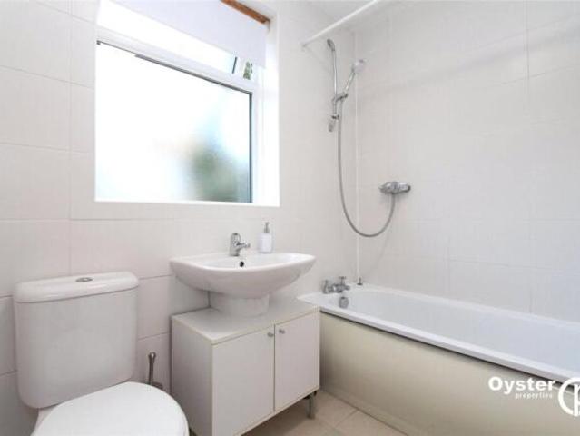 Flat for rent in Edgware, Greater London