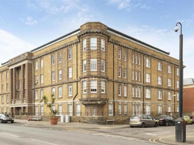 Flat for rent in Westbrook, Acol