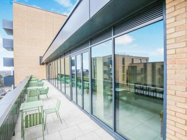 Flat for rent in Brentford End, Greater London