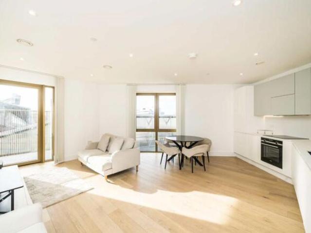 Flat for rent in Brentford, Greater London