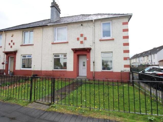 Flat for rent in West Drumoyne, Scotland