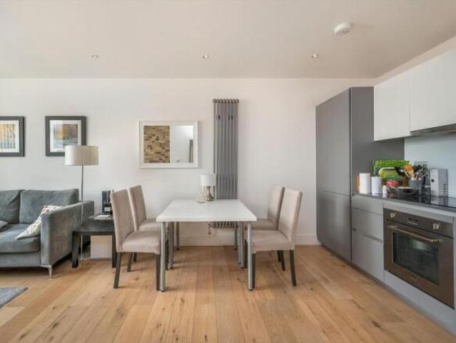 Flat for rent in Cat Hill