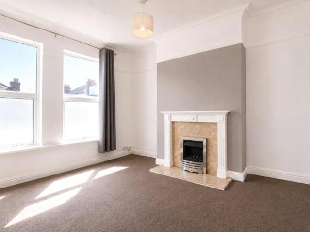 Flat for rent in Follaton, Strode