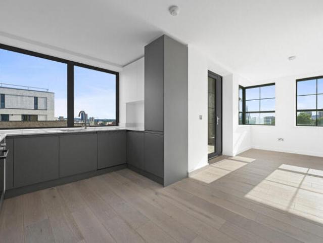 Flat for rent in Cat Hill