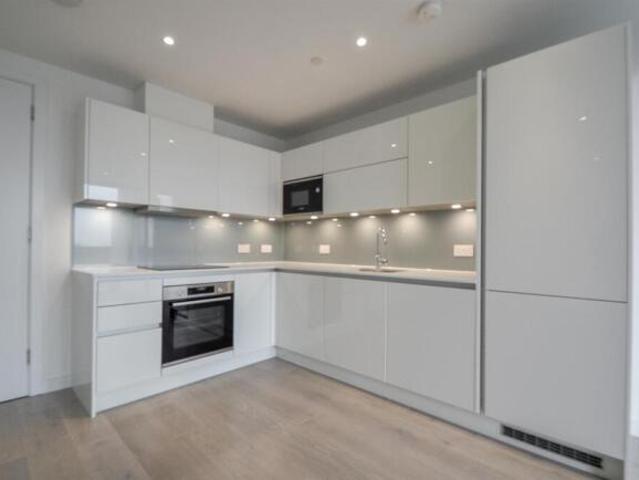 Flat for rent in Cat Hill, England