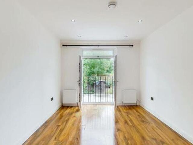 House for rent in Surrey